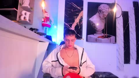 Snapshot of stiiveen_24cm chatting on December 2024 01:10:01 AM Stiven brendan online show from December 2024 01:10:01 AM