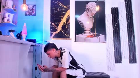 Snapshot of stiiveen_24cm chatting on February 2025 08:50:01 AM Stiven brendan online show from February 2025 08:50:01 AM