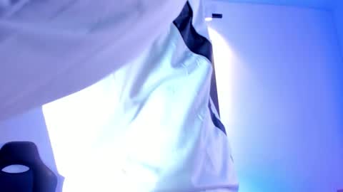 Snapshot of stiiveen_24cm chatting on October 2025 05:37:01 AM Stiven brendan online show from October 2025 05:37:01 AM