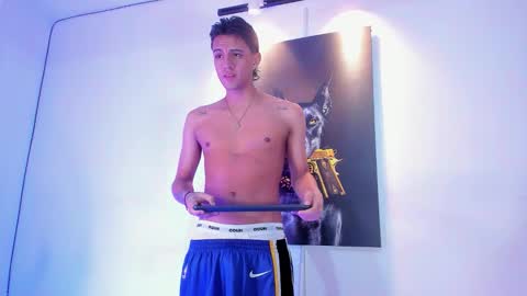 Snapshot of stiiveen_24cm chatting on November 2025 07:00:02 AM Stiven brendan online show from November 2025 07:00:02 AM