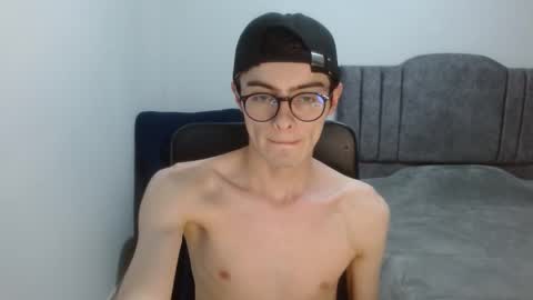 Snapshot of stiv_grant chatting on June 2026 11:32:02 PM stiv_grant online show from June 2026 11:32:02 PM