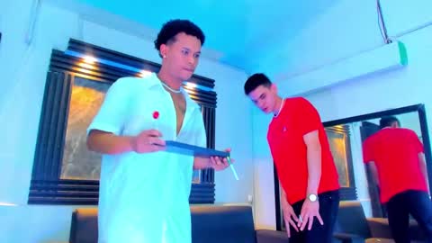 friends online show from October 2025 04:20:02 AM