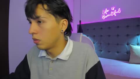 Stiwen online show from September 2025 01:13:01 PM