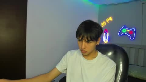 Stiwen online show from September 2025 01:05:01 PM