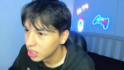 Stiwen online show from September 2025 12:32:02 PM