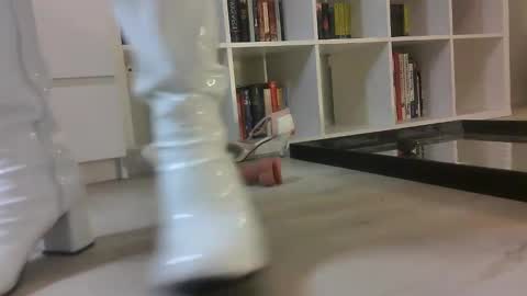 Snapshot of stockingsfan05607 chatting on December 2024 07:04:01 AM stockingsfan05607 online show from December 2024 07:04:01 AM