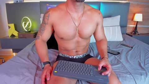 Stone Lee  online show from January 2025 01:12:02 PM