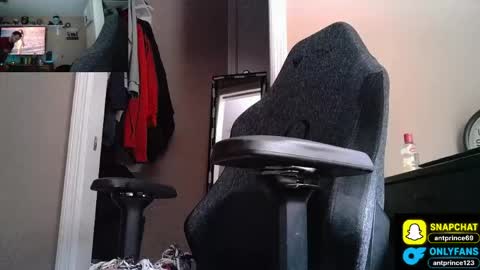 Snapshot of stoner394 chatting on June 2026 01:30:01 AM stoner394 online show from June 2026 01:30:01 AM