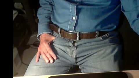 Snapshot of str8_dave chatting on April 2026 12:43:01 PM Dave online show from April 2026 12:43:01 PM