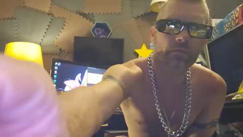 Str8 online show from March 2025 10:24:01 PM