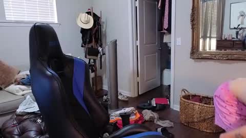 str8whiteboy21 online show from September 2025 04:29:01 PM