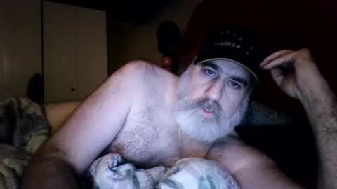 Snapshot of straightbear4you chatting on June 2026 08:56:02 AM Straightbear4you online show from June 2026 08:56:02 AM