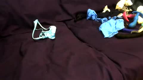 straightboytoy713851 online show from October 2025 10:43:02 AM