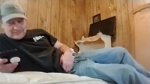 Snapshot of straighttoy chatting on March 2025 10:30:02 PM straighttoy online show from March 2025 10:30:02 PM