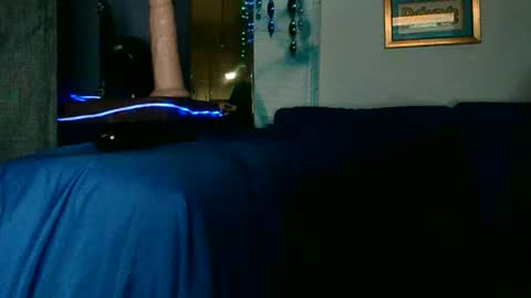 straitpipermann22 online show from November 2025 08:48:02 AM