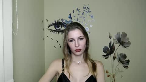 Snapshot of stranger_giirl chatting on December 2024 12:11:02 AM Amalia online show from December 2024 12:11:02 AM