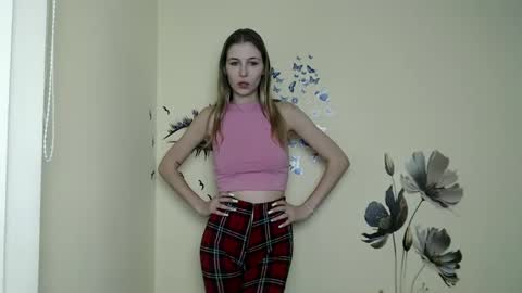 Snapshot of stranger_giirl chatting on December 2024 01:43:02 PM Amalia online show from December 2024 01:43:02 PM