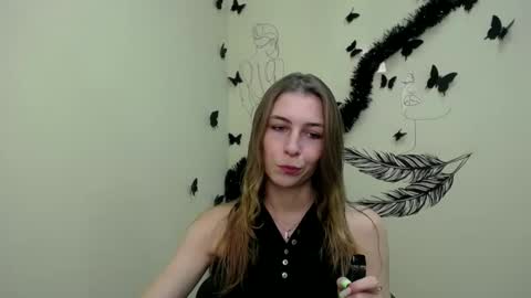 Snapshot of stranger_giirl chatting on December 2024 12:59:02 PM Amalia online show from December 2024 12:59:02 PM