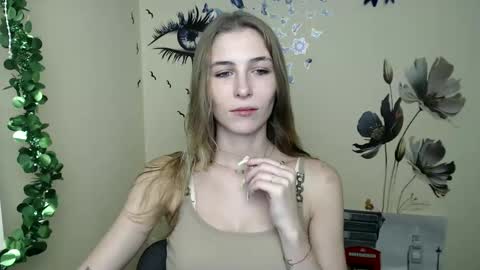 Snapshot of stranger_giirl chatting on December 2024 07:20:01 PM Amalia online show from December 2024 07:20:01 PM