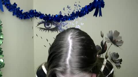 Snapshot of stranger_giirl chatting on January 2025 01:00:01 PM Amalia online show from January 2025 01:00:01 PM