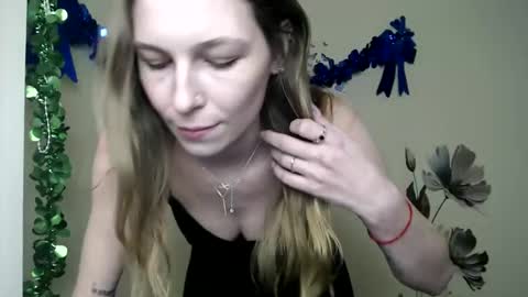 Snapshot of stranger_giirl chatting on February 2025 05:18:02 PM Amalia online show from February 2025 05:18:02 PM