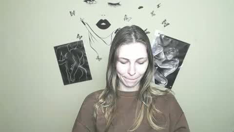 Snapshot of stranger_giirl chatting on February 2025 01:13:02 PM Amalia online show from February 2025 01:13:02 PM