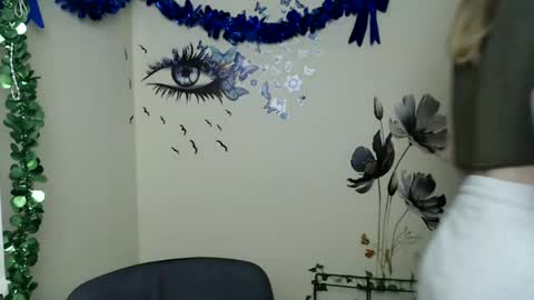 Snapshot of stranger_giirl chatting on February 2025 04:00:01 PM Amalia online show from February 2025 04:00:01 PM