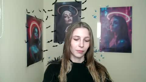 Snapshot of stranger_giirl chatting on March 2025 01:08:01 PM Amalia online show from March 2025 01:08:01 PM