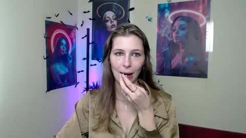 Snapshot of stranger_giirl chatting on September 2025 12:18:01 PM Amalia online show from September 2025 12:18:01 PM