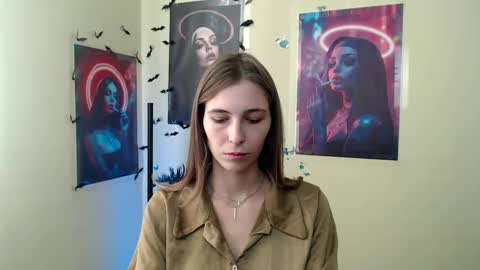 Snapshot of stranger_giirl chatting on September 2025 06:18:02 AM Amalia online show from September 2025 06:18:02 AM