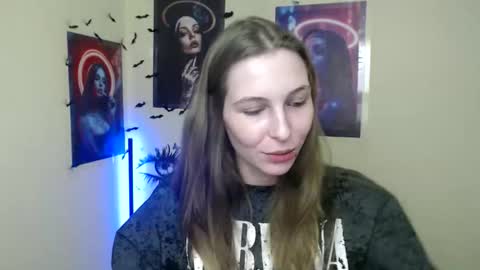 Snapshot of stranger_giirl chatting on December 2025 01:37:02 PM Amalia online show from December 2025 01:37:02 PM