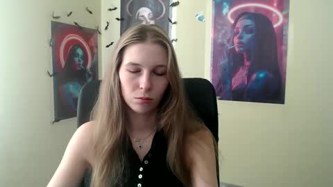 Snapshot of stranger_giirl chatting on May 2026 06:08:01 AM Amalia online show from May 2026 06:08:01 AM