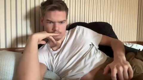 Snapshot of stratman301 chatting on January 2025 02:53:01 PM stratman301 online show from January 2025 02:53:01 PM