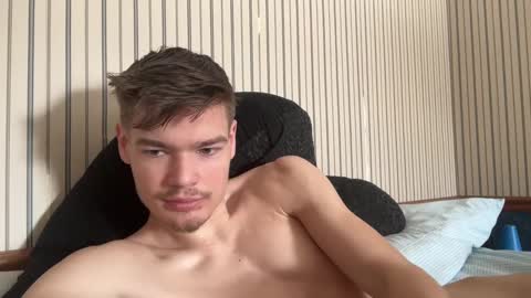 Snapshot of stratman301 chatting on February 2025 06:04:02 PM stratman301 online show from February 2025 06:04:02 PM