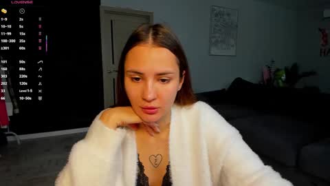 Laura online show from October 2025 03:02:02 AM