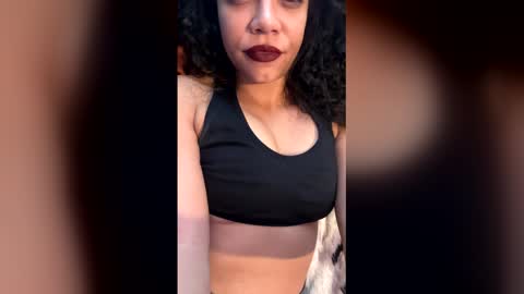 Strawberries X Straps online show from December 2025 02:56:02 PM