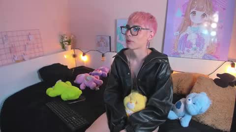 strawberry_kitty_ online show from October 2025 04:57:02 AM