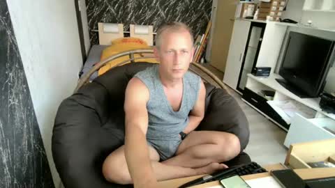 Snapshot of stringslave02 chatting on June 2026 12:59:01 PM stringslave02 online show from June 2026 12:59:01 PM