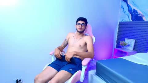 Snapshot of stron_dominant chatting on June 2026 12:50:02 PM Javier online show from June 2026 12:50:02 PM