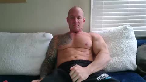 Snapshot of strongandhard073 chatting on February 2026 02:27:01 PM StrongAndHard online show from February 2026 02:27:01 PM