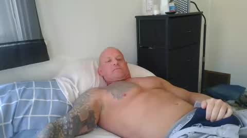 Snapshot of strongandhard073 chatting on June 2026 01:43:02 PM StrongAndHard online show from June 2026 01:43:02 PM