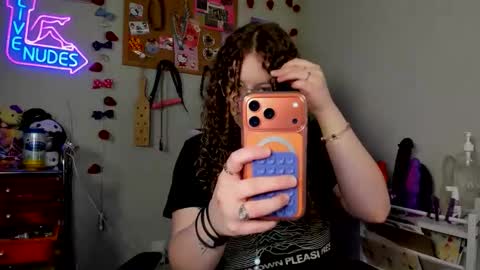 Strwbby online show from March 2026 02:15:01 AM