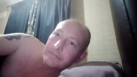 Snapshot of stu_art83 chatting on May 2026 08:36:02 PM stu_art83 online show from May 2026 08:36:02 PM