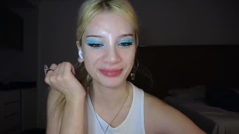 Sofa online show from March 2026 11:44:02 PM