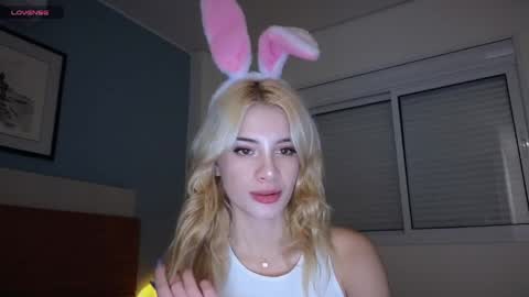 Sofa online show from March 2026 07:58:01 PM