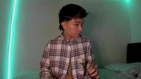 Snapshot of submissive_boyy_ chatting on February 2025 03:32:01 PM nico online show from February 2025 03:32:01 PM