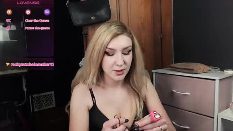 Polly online show from March 2025 03:20:02 PM