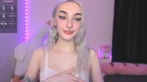 Snapshot of succubantra chatting on November 2025 02:09:01 PM Chloe online show from November 2025 02:09:01 PM