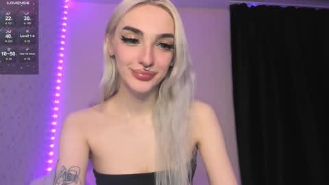 Snapshot of succubantra chatting on December 2025 04:05:01 PM Chloe online show from December 2025 04:05:01 PM