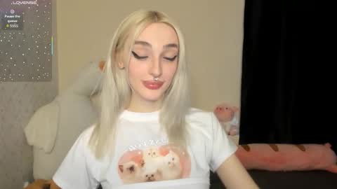 Chloe online show from March 2026 02:33:02 PM